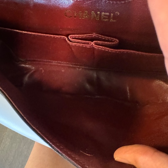 Had to relist buyer remorse-Vintage 1980’s Classic Chanel in good condition - Picture 7 of 9
